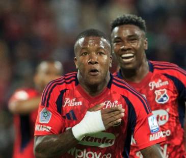 Francisco Chaverra (adelante), uno de los hombres claves del equipo. FOTO: CAMILO SUÁREZ