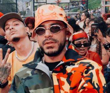 El artista Ryan Castro llevó alegría a Medellín con concierto gratuito. FOTO: REDES SOCIALES