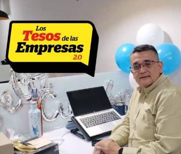 Germán Camacho se despidió de Dislicores agradecido con los dueños y los compañeros, luego de casi dos décadas de trabajar allí. FOTO: CORTESÍA