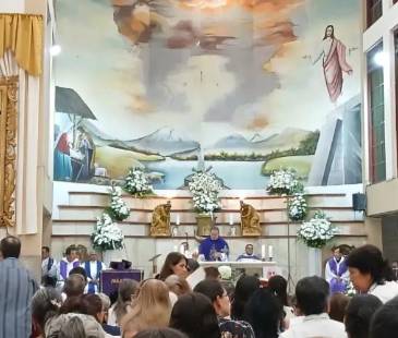 Celebración de la eucaristía por el eterno descanso del párroco Patricio Alfredo Sánchez Molinari. FOTO: IG ARQUIDIOCESISGYE