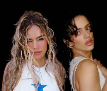 Karol G y Rosalía en el confesionario. FOTOS: INSTAGRAM @KAROLG @ROSALIA.VT
