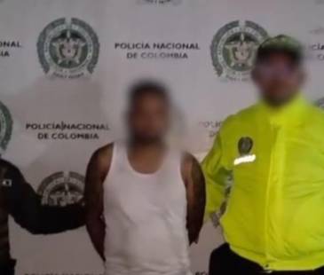El señalado jefe disidente fue capturado en un operativo coordinado entre la Dijín de la Policía y la Fiscalía. FOTO: POLICÍA NACIONAL