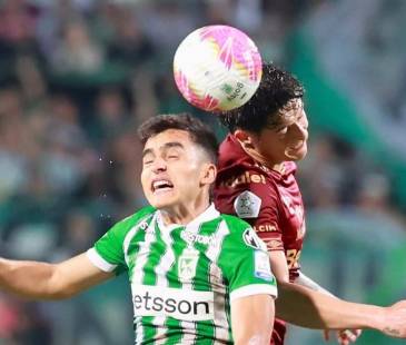 Atlético Nacional tuvo que recibir a Tolima en el estadio de Ditaires, en Itagüí. FOTO: MANUEL SALDARRIGA