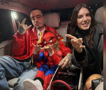 J Balvin junto a su hijo Río y su pareja Valentina Ferrer. FOTO: TOMADA DE INSTAGRAM @jbalvin
