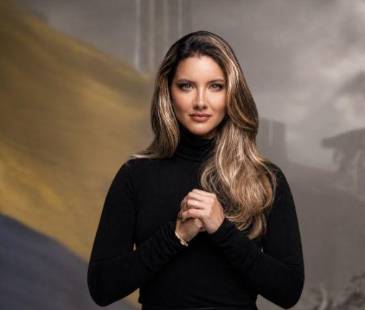 A Daniela le amputaron parcialmente su pierna izquierda en 2020 y desde entonces busca ayudar a otros en situaciones similares a través de su fundación. FOTO: INSTAGRAM @DANIELAALVAREZTV