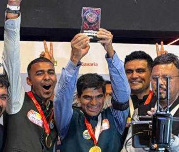 Delegación de la India celebrando el triunfo. FOTO: EMBAJADA DE LA INDIA EN COLOMBIA