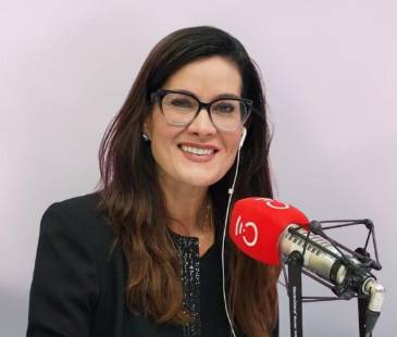 En su anuncio expresó gratitud hacia el equipo de trabajo de Caracol Radio y dijo que pronto contará más detalles. FOTO: INSTAGRAM @VANESSADELATORRE