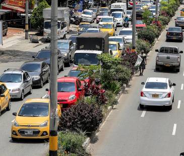 Movilidad en Medellín. FOTO: ARCHIVO - JAIME PÉREZ MUNÉVAR
