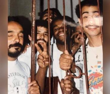 Willie Colón y varias personas de su orquesta: Ray Colón, Bobby Román y Trigger. FOTO: X @williecolon