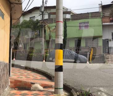 Este es el cruce de la calle 86 con la carrera 51B, donde ocurrió el crimen de César David García Cardona. FOTO: LAURA ROSA JIMÉNEZ VALENCIA