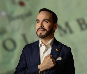 En una transmisión en vivo, dijo que gobernará con las regiones y para las regiones, “con la gente en la provincia”. FOTOS: CANVA (FONDO) Y COLPRENSA