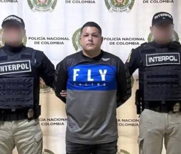 Andrey Gustavo Segura Quesada, alias Gemelo o Tavo, tras ser capturado por Interpol en El Poblado. FOTO: CORTESÍA