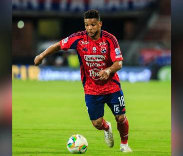 Frank Fabra ha ido mejorando su nivel y en los últimos juegos del Rojo le ha aportado para buscar buenos resultados. FOTO: CAMILO SUÁREZ