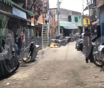 En esta calle del sector El Oasis, en Moravia, fue donde ocurrió el crimen de Sebastián Fernández Ríos, quien intentó evitar el escape del presunto homicida. FOTO: LAURA ROSA JIMÉNEZ VALENCIA