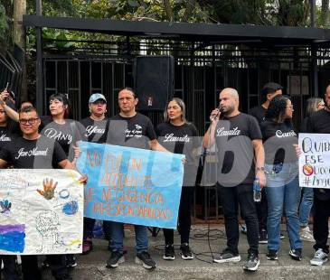 Padres y allegados de jóvenes fallecidos y sobrevivientes. FOTO: FAISURY SÁNCHEZ 