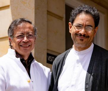 El presidente Gustavo Petro y el senador Iván Cepeda, tras una reunión en la Casa de Nariño. FOTO: PRESIDENCIA DE LA REPÚBLICA