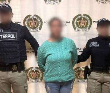 Katerin Herrera sería integrante de un grupo criminal dedicado a la suplantación de entidades estatales para pedir dinero. FOTO: DIJIN