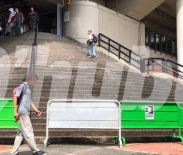 <span class="mln_uppercase_mln">En</span><b><span class="mln_uppercase_mln"> este punto se desplomó Johan Alexánder Leal Portela, tras ser atacado por varias personas. FOTO: LAURA ROSA JIMÉNEZ VALENCIA</span></b>