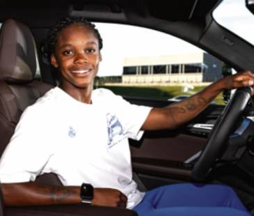 Lindo llegó al Real Madrid justo cuando el equipo firmó un convenio con BMW. <b><span class="mln_small-caps_mln">/FOTO: BMW</span></b>