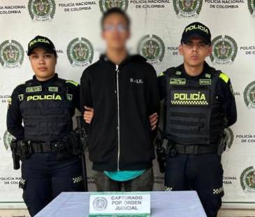 Presunto integrante del Clan del Golfo, capturado en Castilla. FOTO: POLICÍA MEDELLÍN 