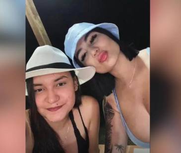 La patrullera es Manuela Loaiza (izq) y su prima María José Villa (der). FOTO: TOMADA DE REDES SOCIALES