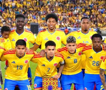 Arriba de izquierda a derecha: Camilo Vargas, Dávinson Sánchez, Johan Mojica, Willer Ditta, Richard Ríos. Abajo de izquierda a derecha: Santiago Arias, Juan Camilo Hernández, Luis Díaz, Jorge Carrascal, Carlos Andrés Gómez y Gustavo Puerta. FOTO: FCF