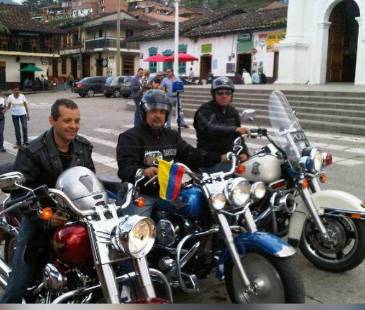 Uno de los muchos recorridos de Willie Colón por Antioquia. En esa ocasión en el parque de El Retiro. FOTO: REDES SOCIALES WILLIE COLÓN 