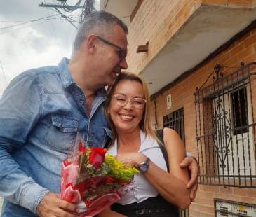 <span class="mln_uppercase_mln">Ese</span><b><span class="mln_uppercase_mln"> día el sujeto le regaló flores, pero en la noche la habría atacado durante una discusión. FOTO: CORTESÍA</span></b>