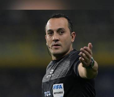 Árbitro de Argentina, Fernando Espinoza. FOTO: GETTY