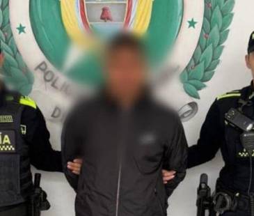 Hombre capturado por presunto abuso sexual. FOTO: ALCALDÍA DE MEDELLÍN