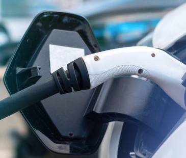 Evite dejar el carro al sol con la batería al 100 %. FOTO: MAGNIFIC