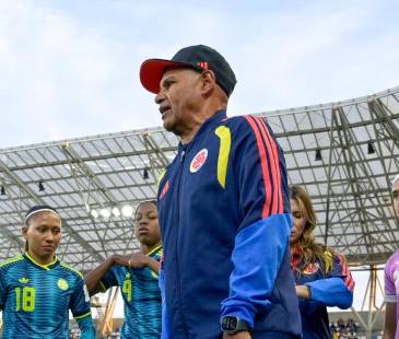 El fútbol ha sido la gran pasión para Carlos Paniagua. Su vocación lo pone como un gran formador. FOTO: FCF