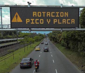 La medida aplicará para vehículos particulares y motos de dos y cuatro tiempos. FOTO: MANUEL SALDARRIAGA