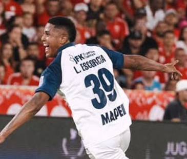El central cartagenero Luis Escorcia se encargó de abrir el marcador para el Rojo ante los diablos. FOTO: DIM