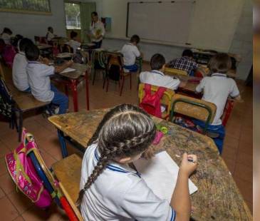 ¡Corra! El 26 de enero comienzan las clases. FOTO: JUAN ANTONIO SÁNCHEZ