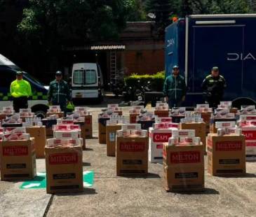 La mercancía era almacenada en una bodega clandestina y distribuida en el área metropolitana. FOTO: POLICÍA METROPOLITANA VALLE DE ABURRÁ