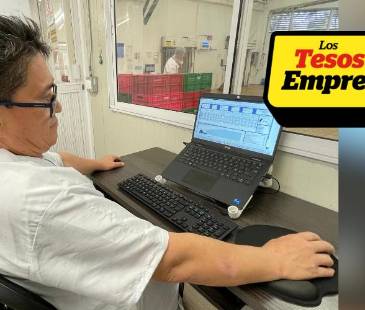 Dagoberto Sáenz en su puesto de trabajo. FOTO: JAIDER ESCOBAR