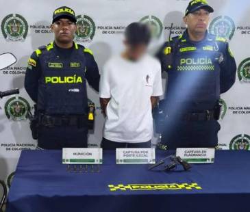 <span class="mln_uppercase_mln">El</span><b><span class="mln_uppercase_mln"> hombre capturado por porte ilegal de armas en el barrio Mesa de Bello. FOTO: CORTESÍA POLICÍA METROPOLITANA</span></b>