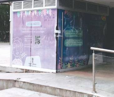 Este es el escuchadero del parque de Las Luces que fue abandonado por la Administración Distrital desde hace más de 10 meses. FOTO: LAURA ROSA JIMÉNEZ VALENCIA