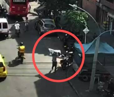 <span class="mln_uppercase_mln">El</span><b><span class="mln_uppercase_mln"> hombre se llevó la organeta hasta un inquilinato en Medellín. FOTO: CORTESÍA POLICÍA METROPOLITANA</span></b>