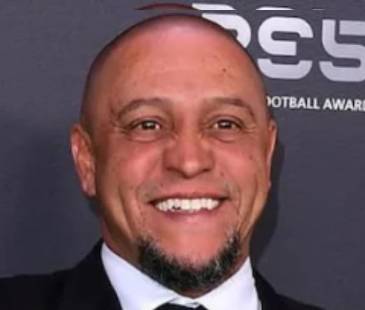 Roberto Carlos todavía participa con frecuencia en eventos relacionados con el fútbol. FOTO: X @oficialrc3