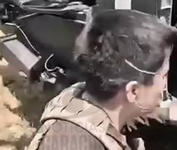 <span class="mln_uppercase_mln">Una</span><b><span class="mln_uppercase_mln"> cámara instalada en uno de los cascos captó los momentos de terror que vivieron los uniformados. FOTO: TOMADA DE VIDEO CORTESÍA NOTICIAS CARACOL</span></b>