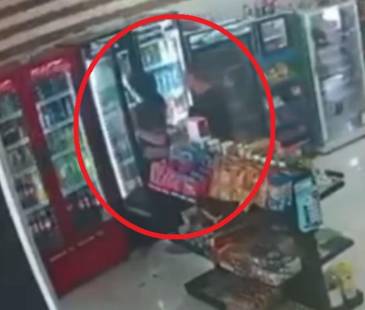 Este fue el momento exacto en el que se dio el presunto acoso y la agresión. En el recuadro: Carlos Eduardo Moreno Caviedes. FOTOS: PERIÓDICO LA NACIÓN Y REDES SOCIALES