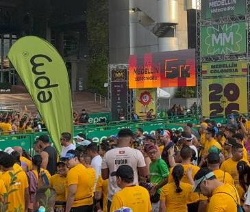 Unas 30.000 personas corrieron la Maratón Medellín 2026. FOTO: @CAVSPULSE