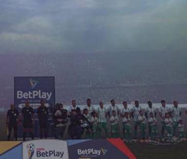 La salida del equipo, organizada por los hinchas para adornar la final de Copa Colombia, le costó sanciones al equipo. FOTO: MANUEL SALDARRIAGA