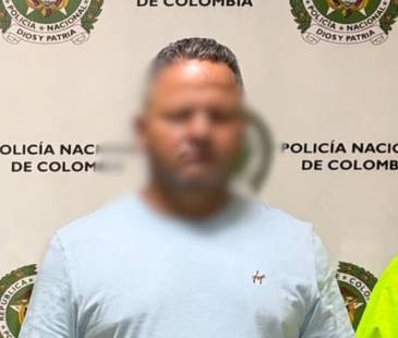 Estos son los dos hombres que fueron capturados por su presunta responsabilidad en el crimen del adulto mayor en Boston. FOTO: POLICÍA METROPOLITANA
