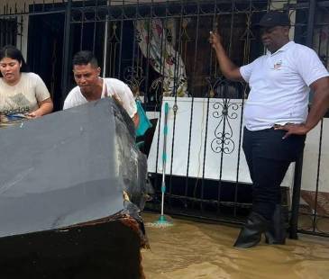 Cientos de familias perdieron sus cosas en medio de la inundación. FOTO: FOTO: ALCALDÍA DE APARTADÓ 