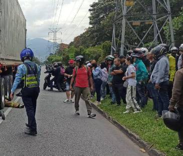 Accidente en la autopista. FOTO: REDES SOCIALES @cartagoaldia
