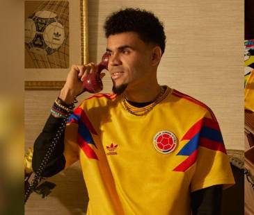 Nueva camiseta retro de la Selección Colombia. FOTO: @FCFSELECCIONCOL
