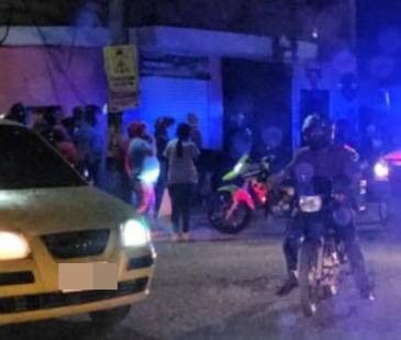 Momento del homicidio en el barrio San José, El Carmen de Viboral. FOTO: TOMADA DE ENTRE CEJA Y CEJA